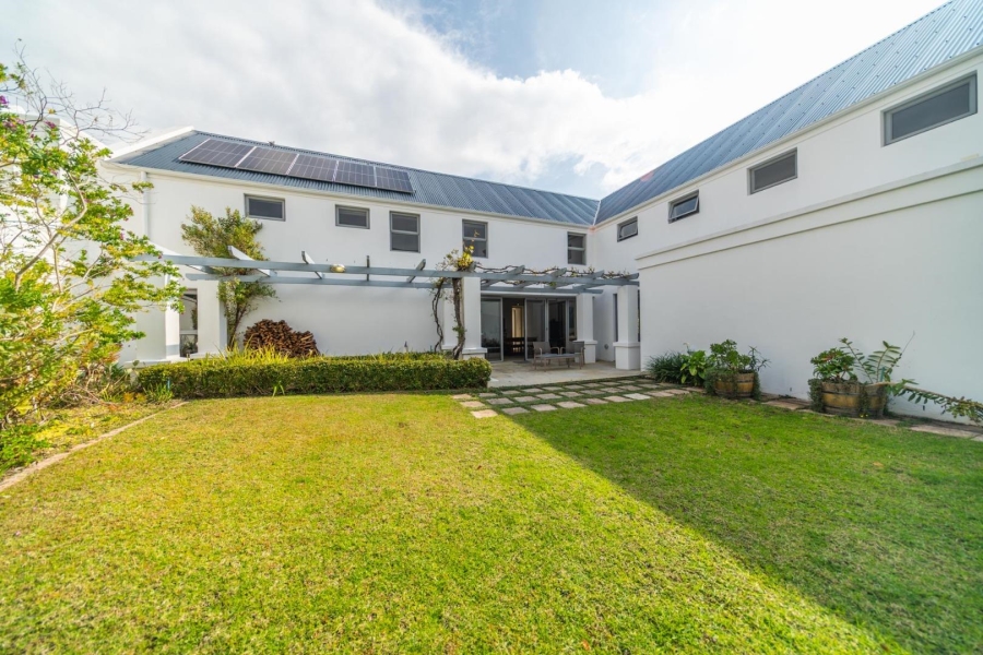 To Let 5 Bedroom Property for Rent in De Zalze Winelands Golf Estate Western Cape